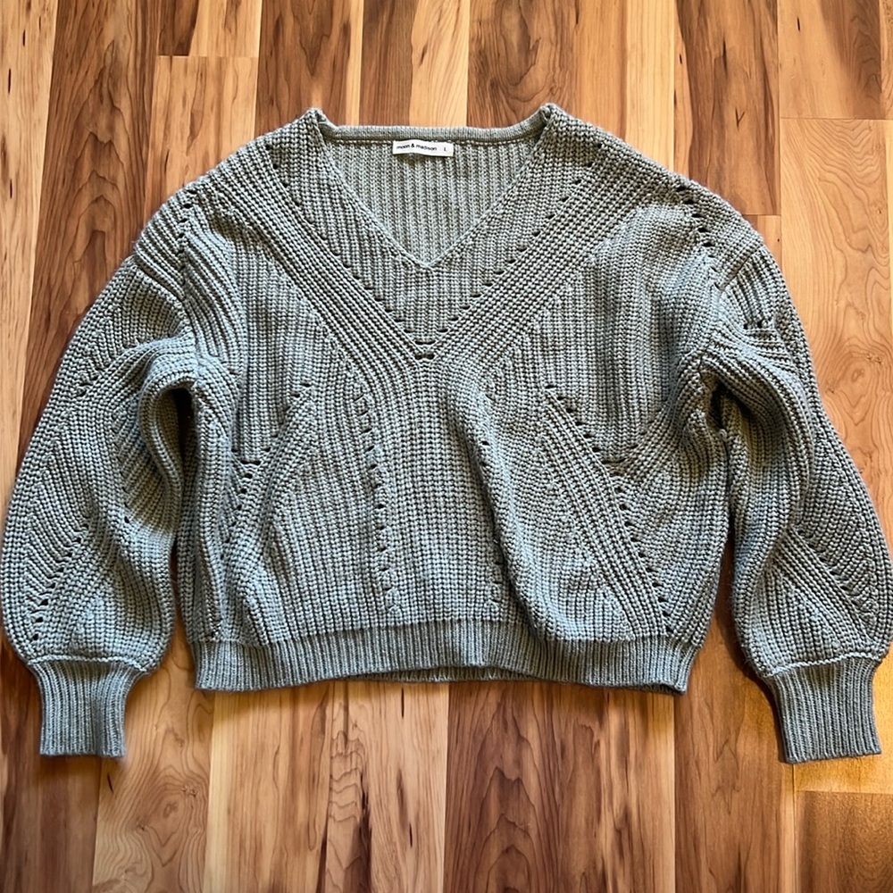 Moon & Madison chunky knit cropped sweater